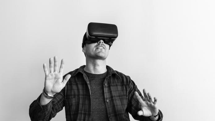 Man die VR-bril ervaart